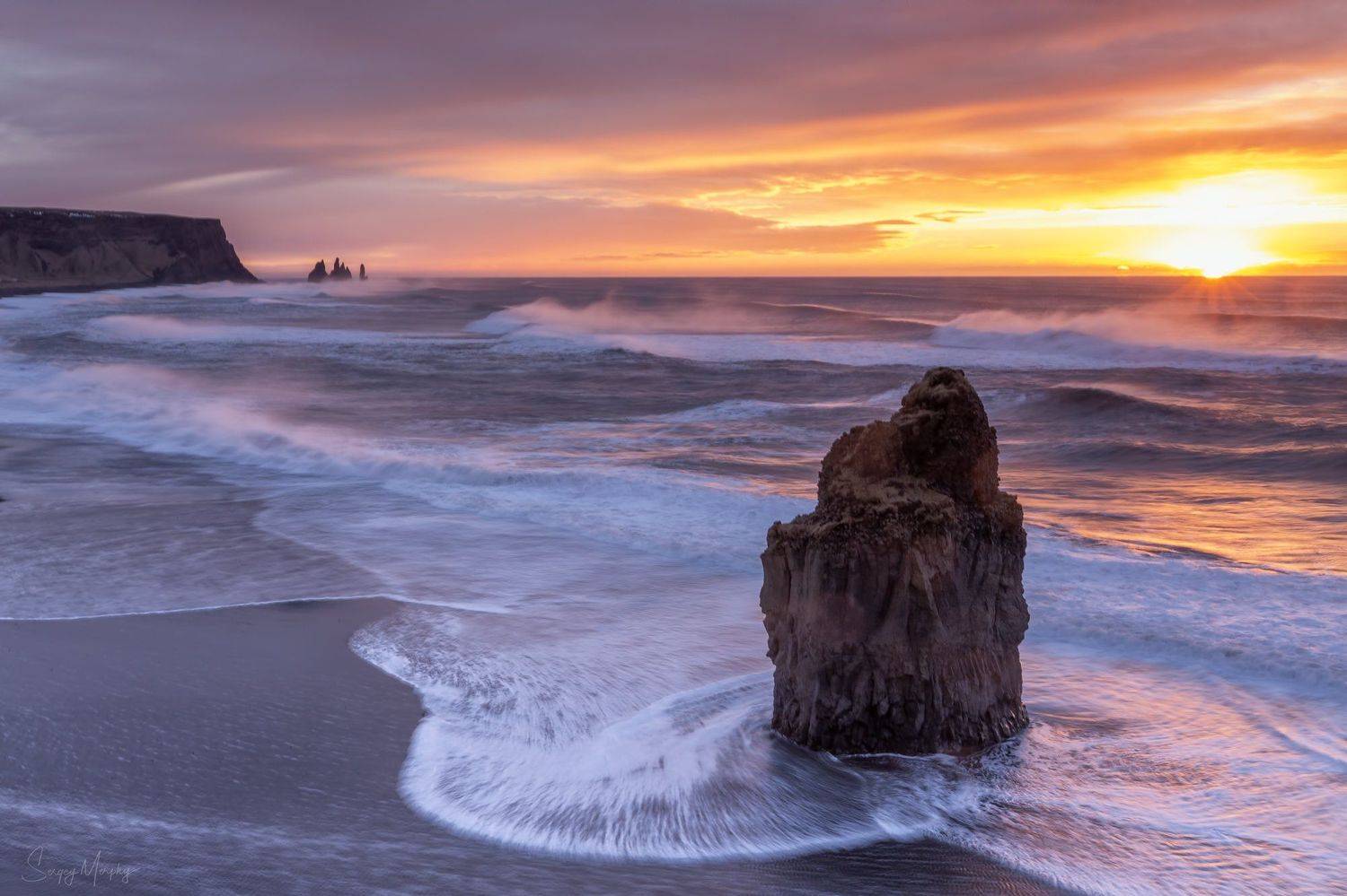 sunrise. dyrh&oacute;laey. iceland., Sergey Merphy