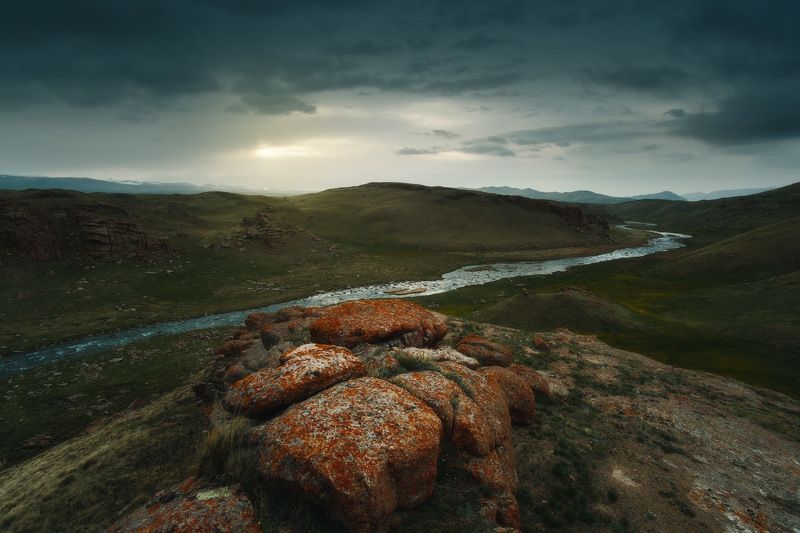 киргизия, кыргызстан, средняя азия, горы, каньон, скалы, пейзаж, весна, ущелье, река, рассвет В дебрях страны кочевников фото превью