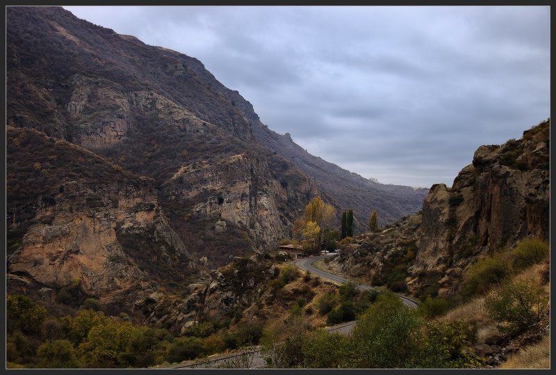 Армения. Дорога в горах фото превью