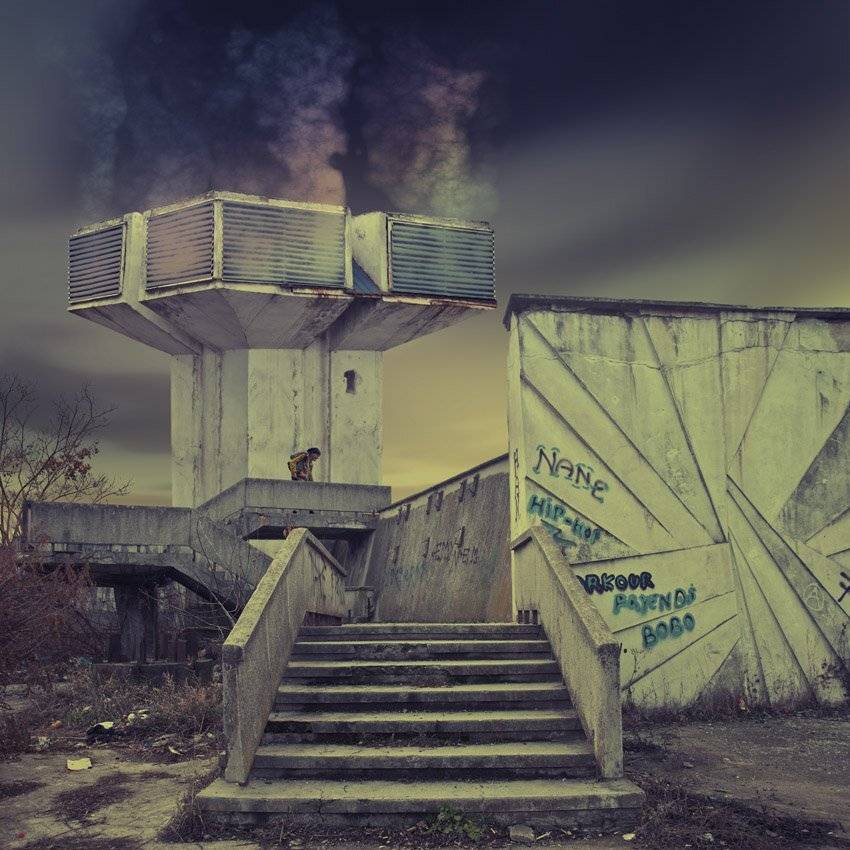 old, woman, stairs, fun, smoke, colors, grafitty, Caras Ionut