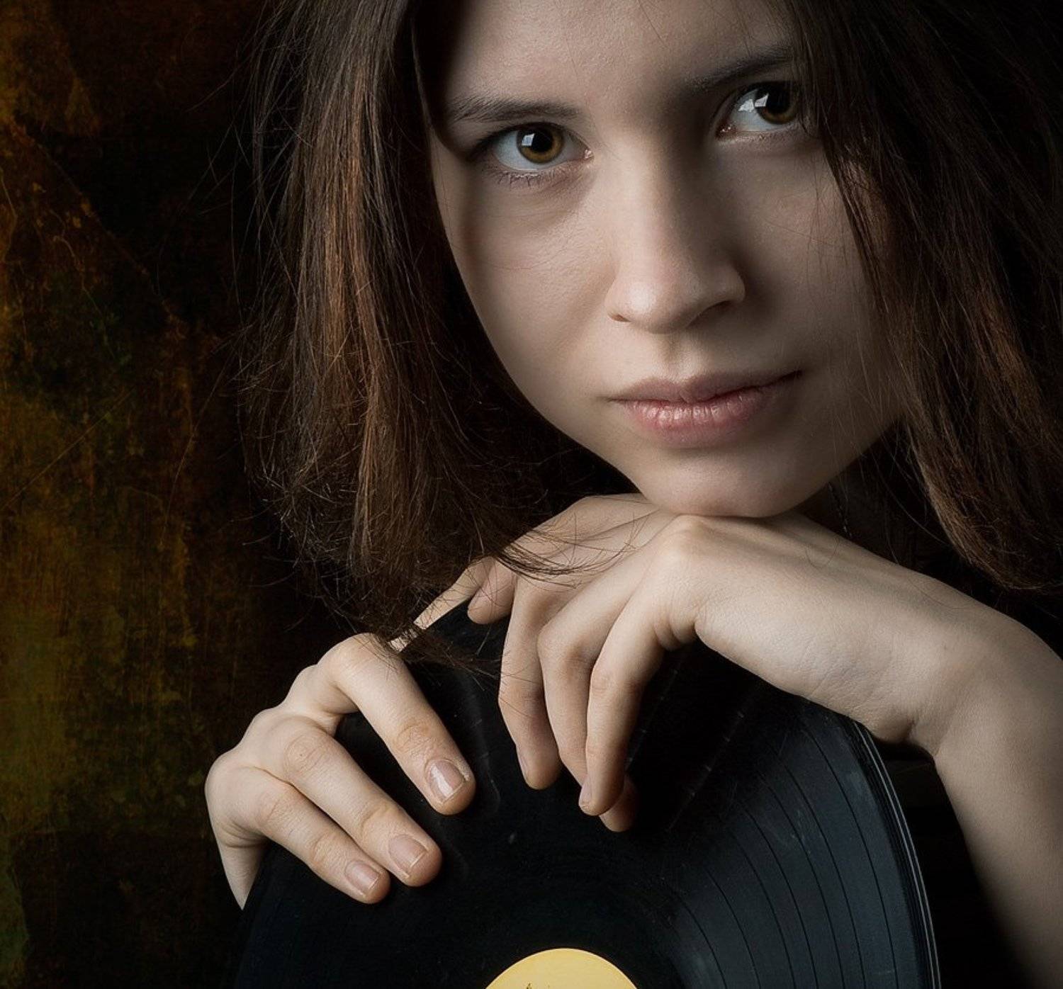 девушка, музыка. винил, пластинка, старая, Aushra