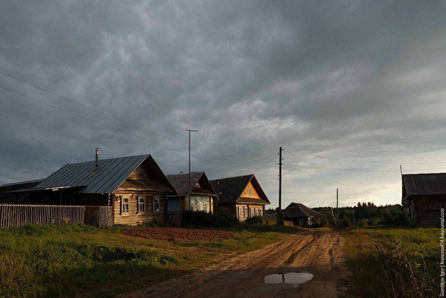молога, деревня, вечер, закат, улица, тучи, лето, тверская, никольское, rpp, избы, Gorshkov Igor_Feanorus