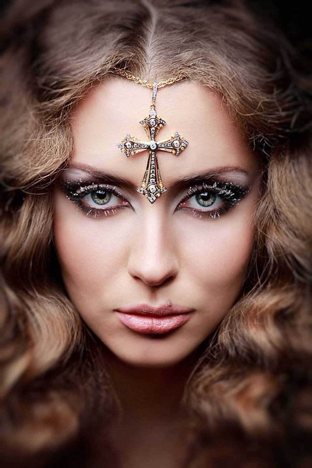 крест, камни, ювелирка, девушка, портрет, свадебный фотограф Денис Куксенко