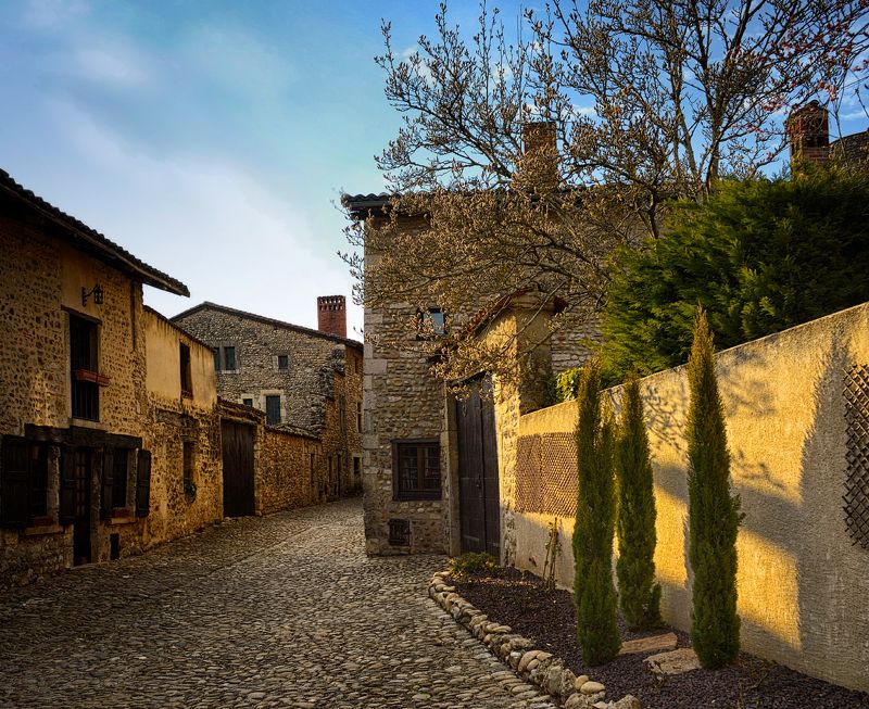 pérouges, france Pérouges фото превью