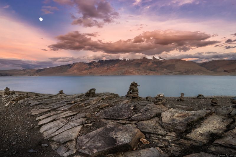 луна, озеро, тибет, горы Moon over Tso-Moriri Lake фото превью