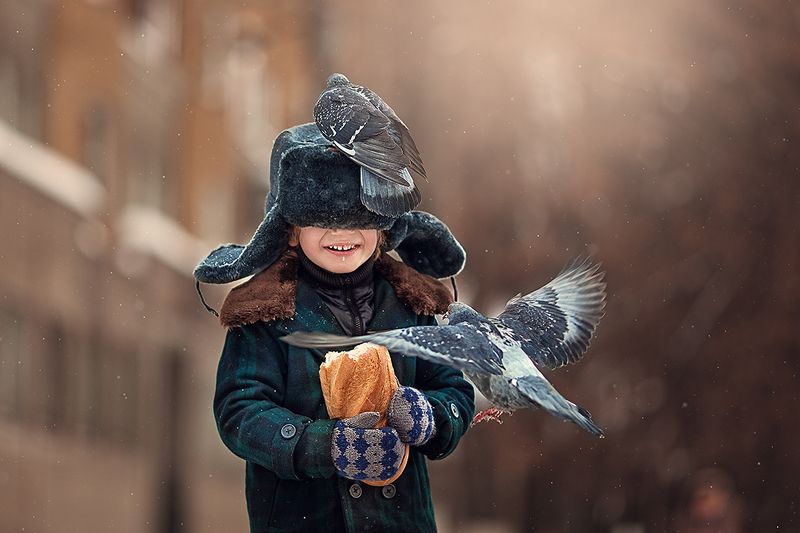 россия, голод, голуби, улица, мальчик, ребенок Голод фото превью