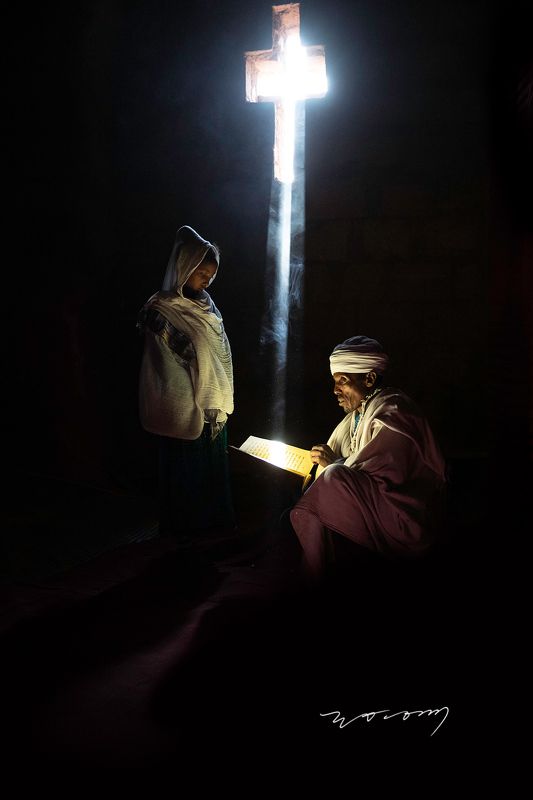 lalibela , ethiopia , orthodox church , monolithic rock-hewn , priest , girl , light  , the cross WORSHIP фото превью