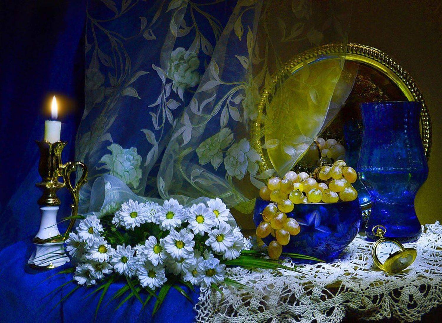 still life,натюрморт,цветы, фото натюрморт, свеча,  подсвечник,отражение, виноград, часы, Колова Валентина