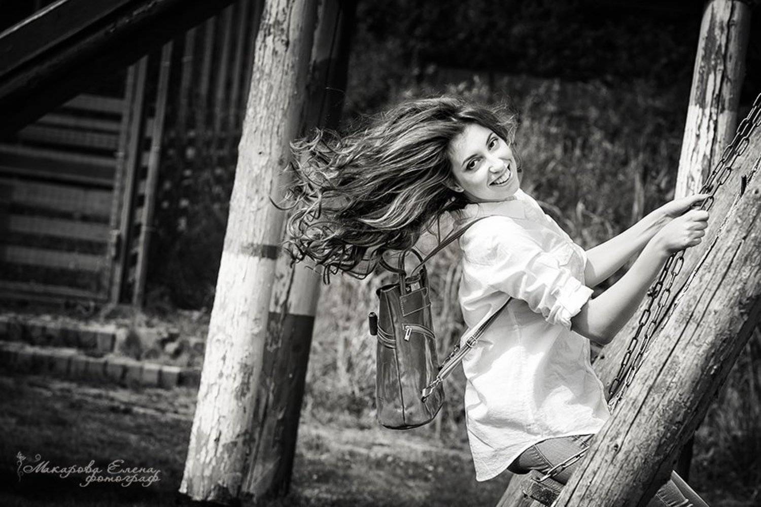 портрет улыбка качели, Макарова Елена