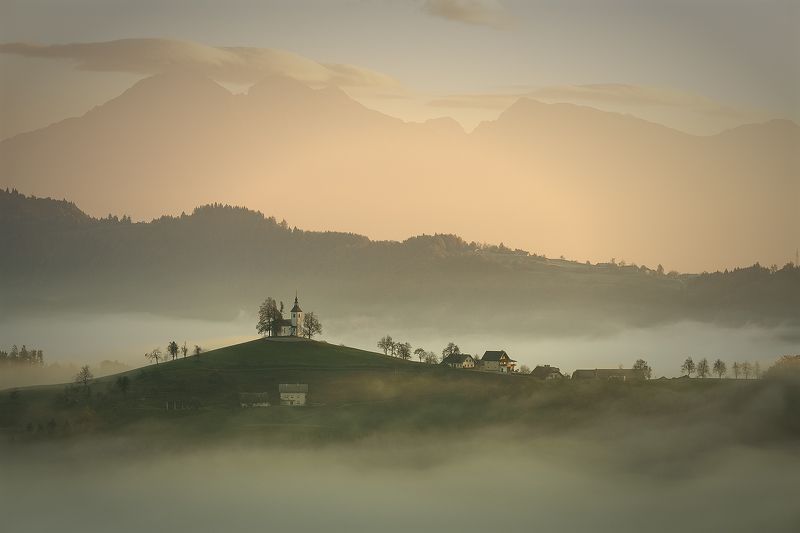 morning, sunrise, slovenia, landscape, church, st.tomas Вид на церковь Св. Томаша ранним утром фото превью
