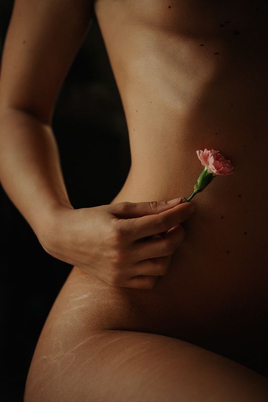 stretch marks, history, flower, hands Skin history фото превью