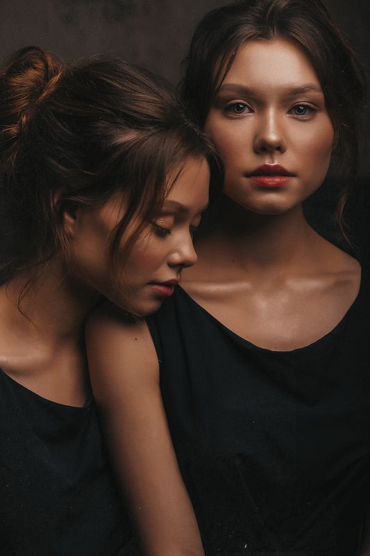 близняшки, девушки, девушка, портрет Оля и Мила фото превью