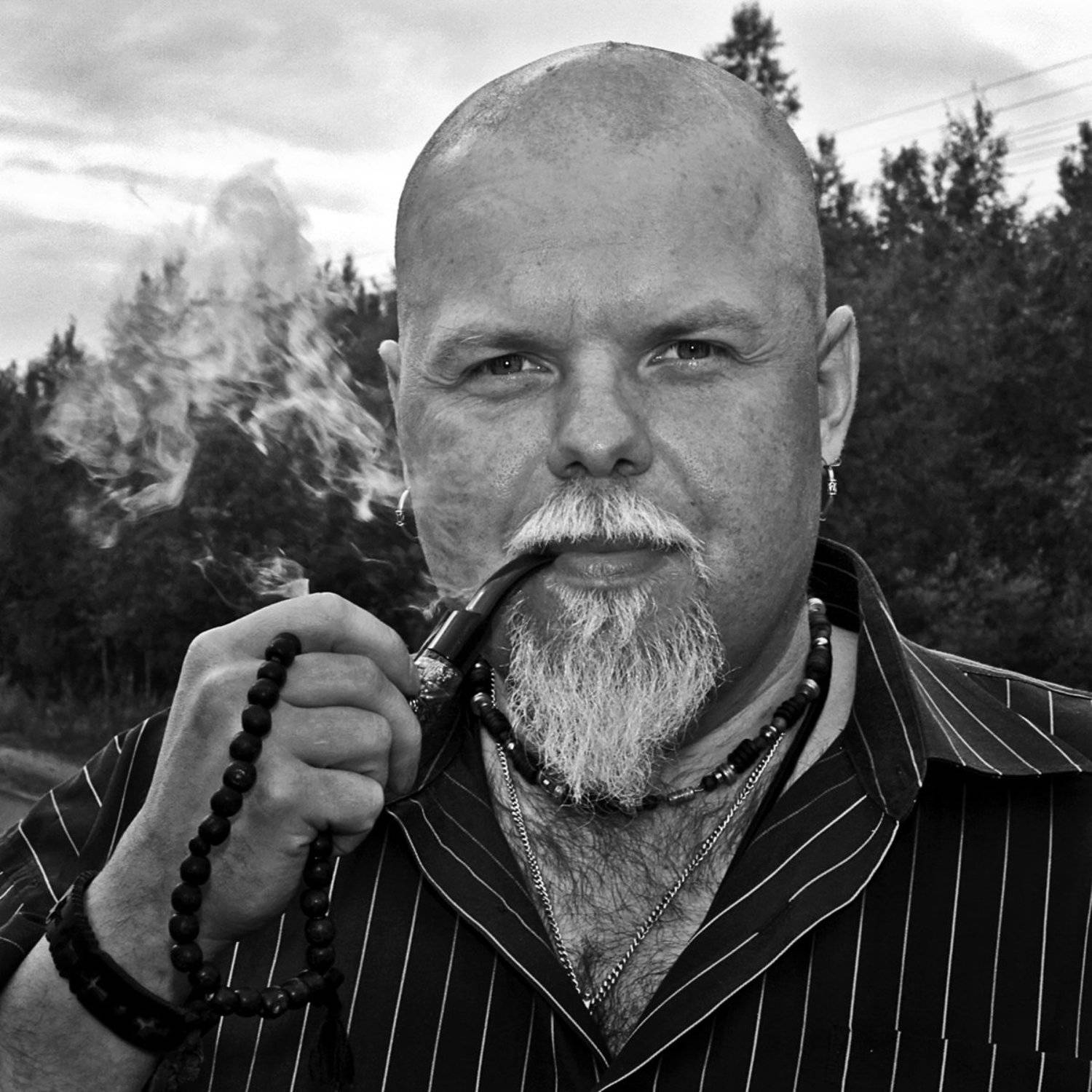 портрет, мужчина, борода, трубка, дым, глаза, взгляд, чб, апатиты, Николай Смоляк