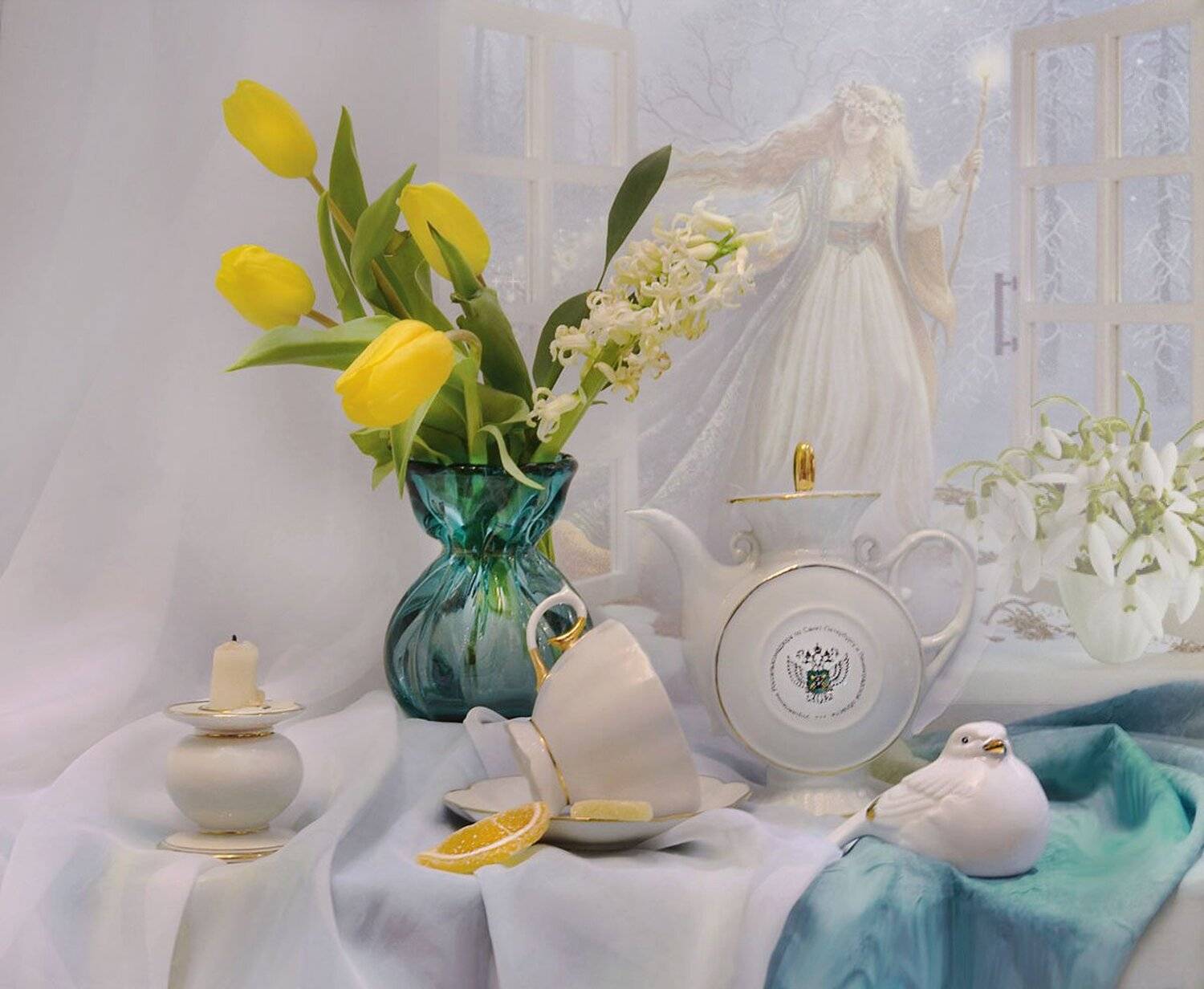 still life,натюрморт,фото натюрморт, цветы, тюльпаны, свеча, подсвечник, фарфор, праздник, сретение господне, весна с зимой встретились, Колова Валентина