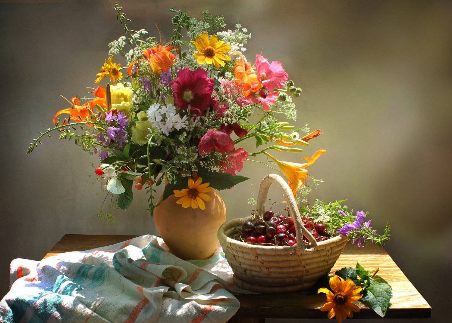лето, натюрморт, цветы, черешня, Ковалева Светлана