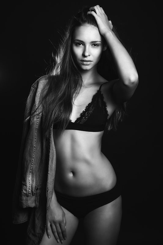 lingerie portrait fineart black and white sexy model simone zeffiro julia furdea Julia фото превью