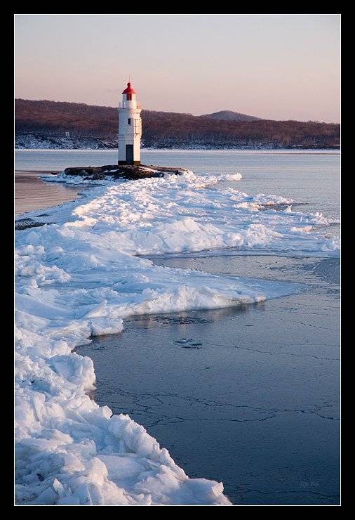 токаревский маяк владивосток, Дмитрий Корнилов