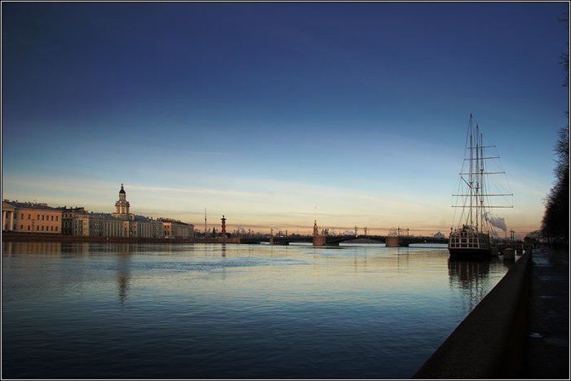 город, петербург, набережная, хдание, мост, река, нева, питер, вода, небо, вечер, кунсткамера, корабль, ресторан, dyadyavasya Город и Парусник фото превью