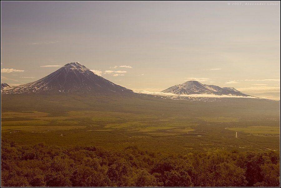 долина,вулканы,корякский,авачинский,козельский,вершины,камчатка, Александр Лицис