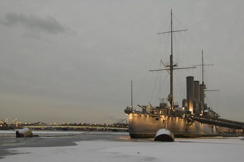 Вечерняя, невская, корабельная...