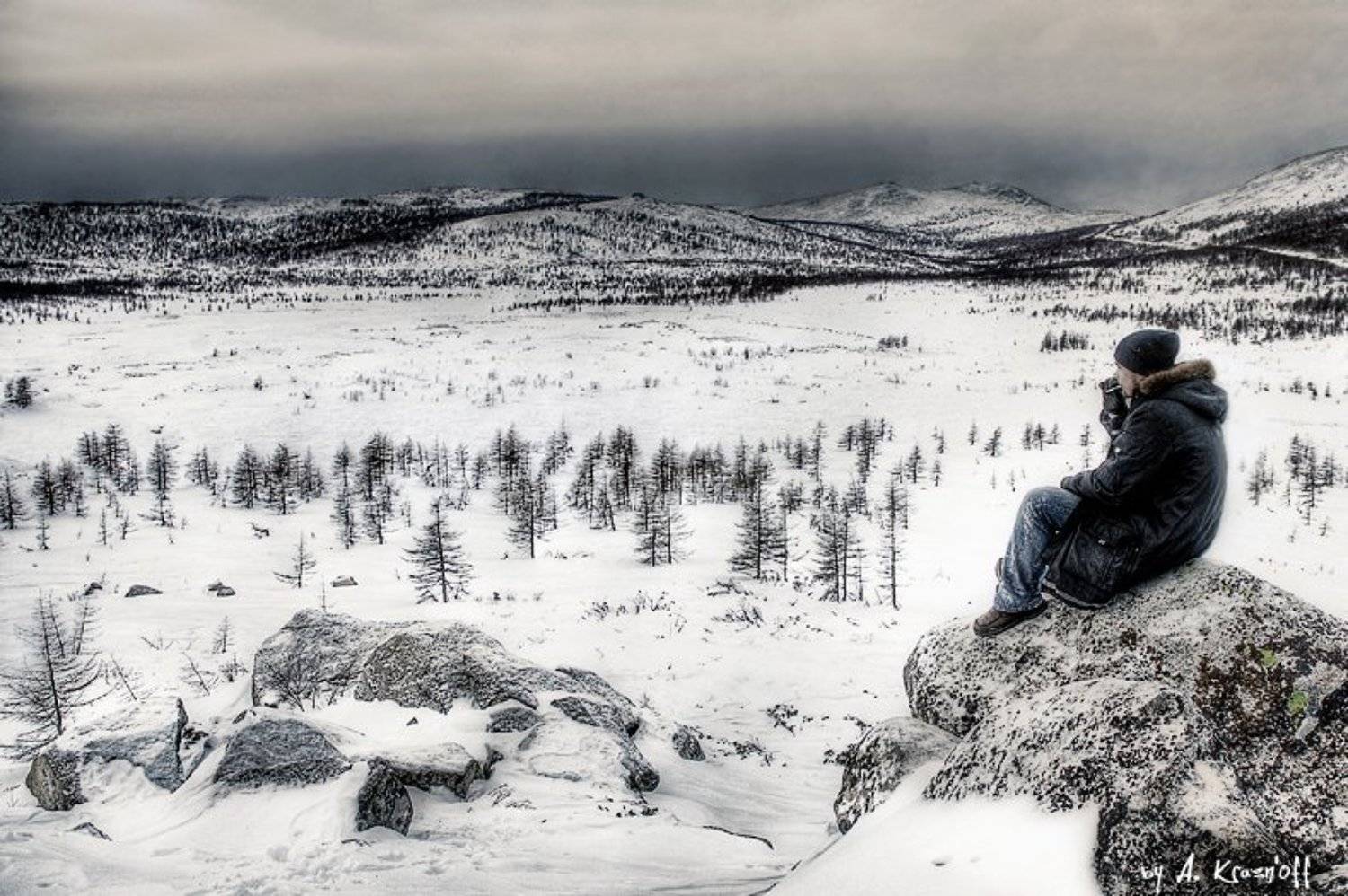магадан, камни, сопки, человк, перекур, снег, A.Krasnoff