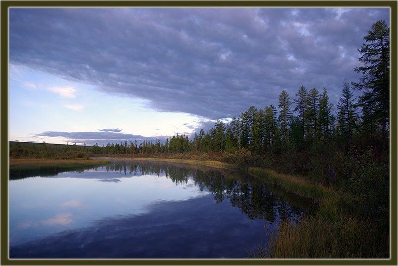 тайга,река,тучи Смена погоды фото превью