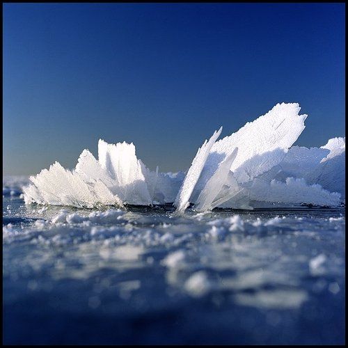 Сверкает серебрится