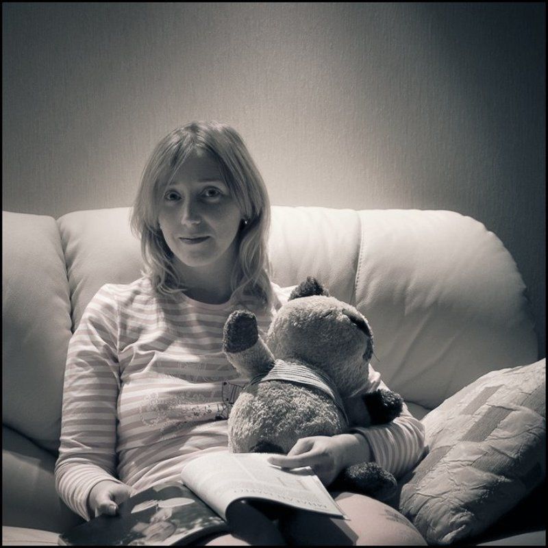 девушка, котёнок Дома фото превью