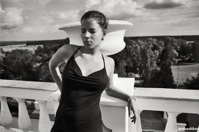 чб уставшая фото превью