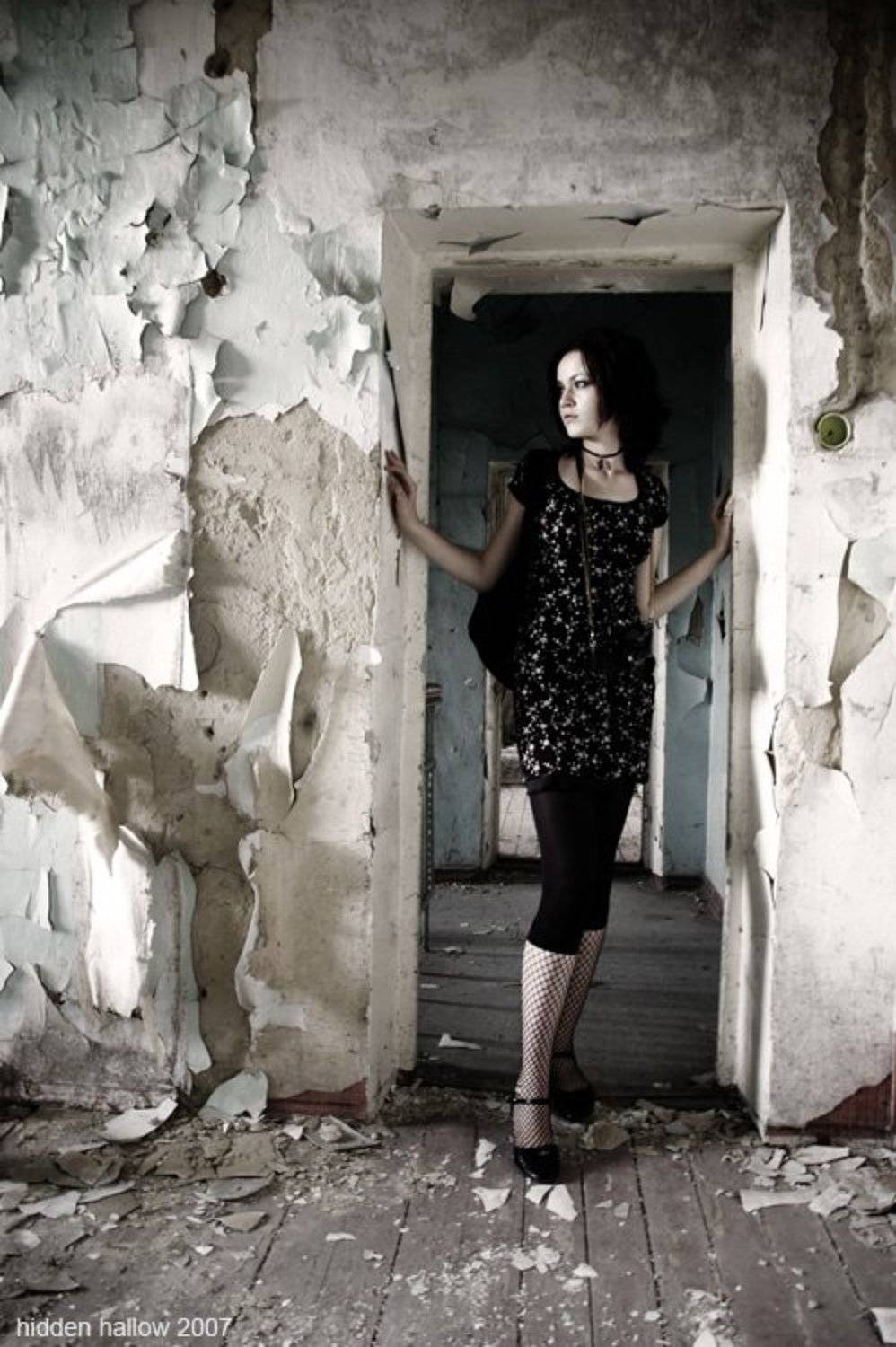 девушка, дом, Кирилл Кириллов