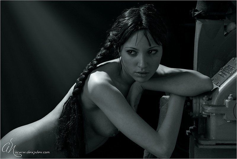 ню,девушка,sirenia,подземелье Леди подземелья ... фото превью