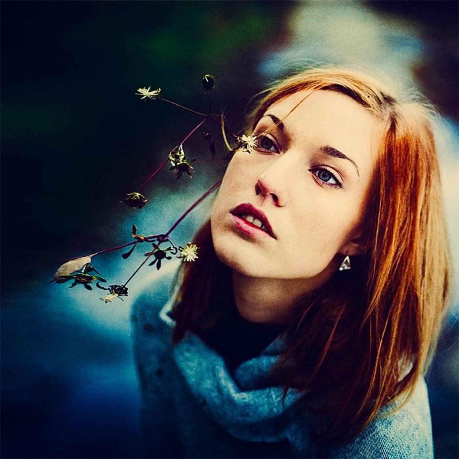 цветы в волосах, рыжие волосы, девушка, голубые глаза, вода, осень, небо, синий, голубой, холодные цвета, Kseniya Kuranova