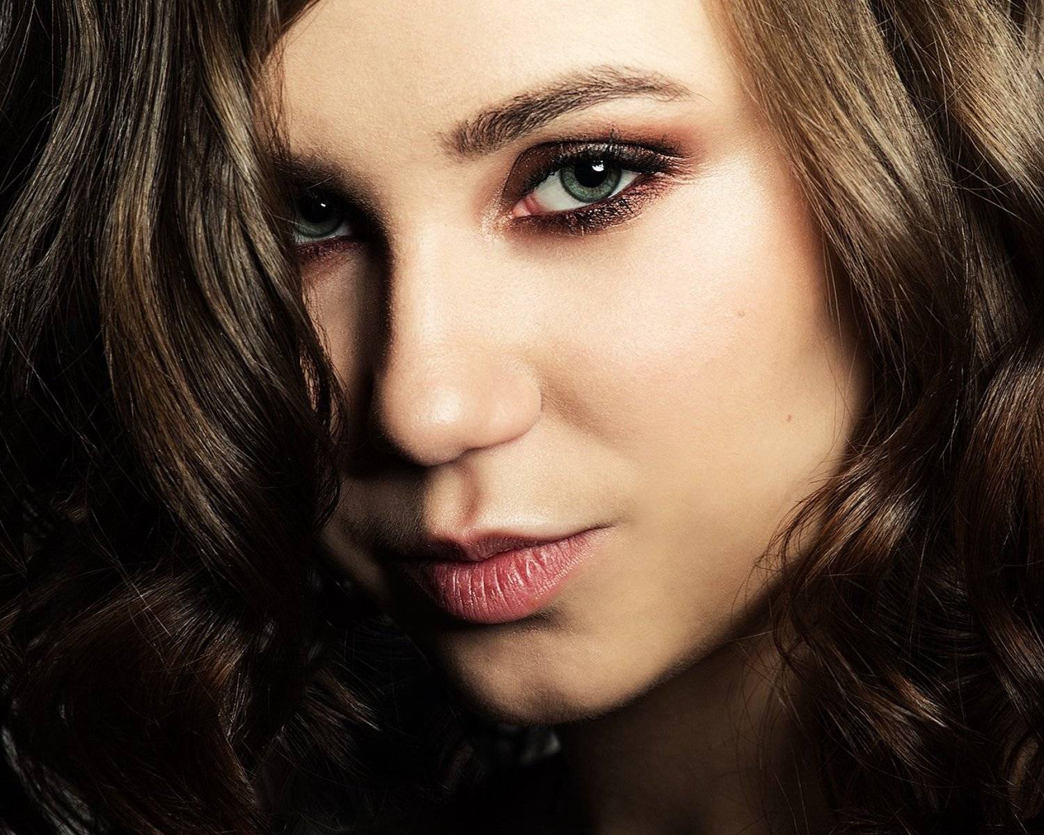 девушка, портрет, глаза, крупный план, губы, волосы, лицо, близко, Дарья Комарова