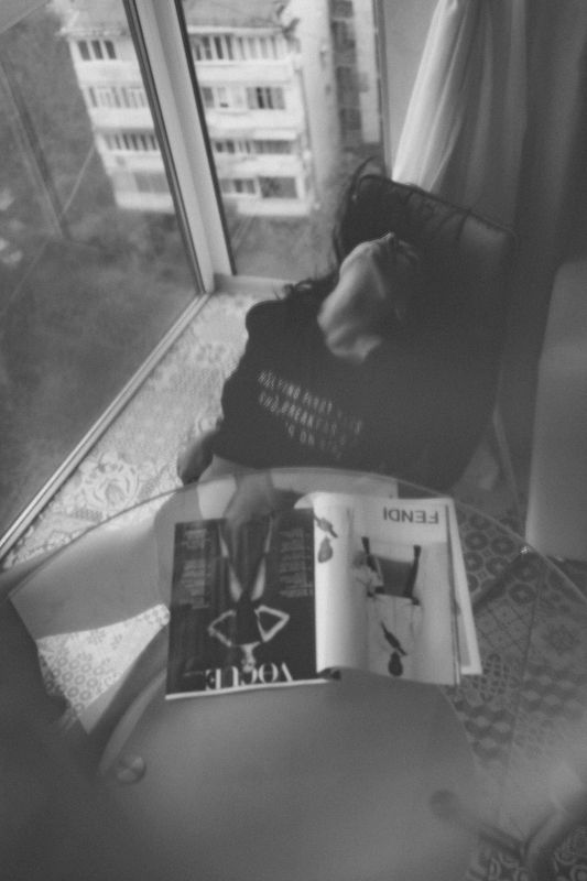 девушка на 8м этаже фото превью