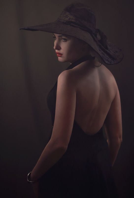 Девушка  в чёрном. фото превью