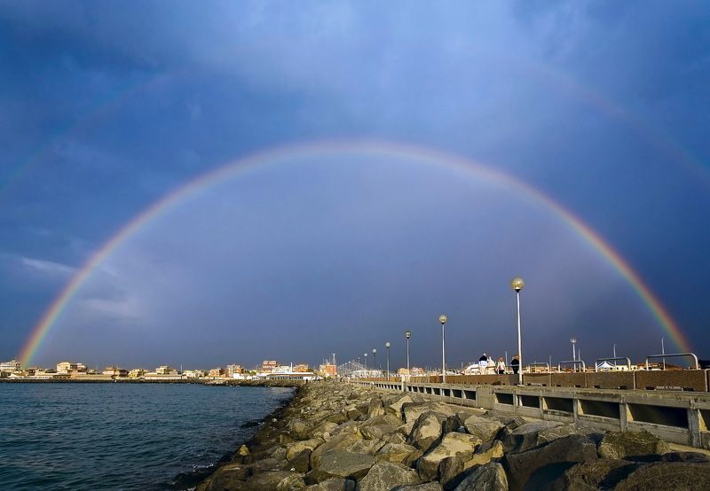 радуга, море, мол, вечер, Фьюмичино В добрый путь. фото превью