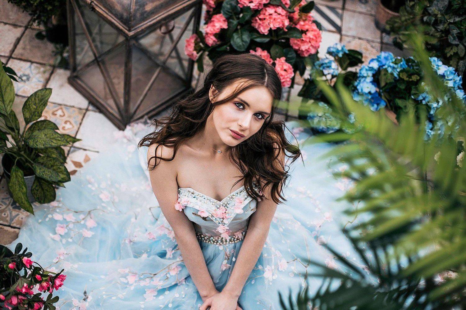 девушка,весна,цветы,сад,настроение,весенее,легкость,платье,портрет,глаза,волосы,цветочная фотосессия,нежность, Светлана