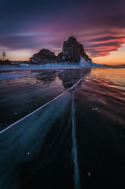 байкал, лед, скала, горы, путешествия, пейзаж, закат, россия Вечер на Байкальском льду фото превью