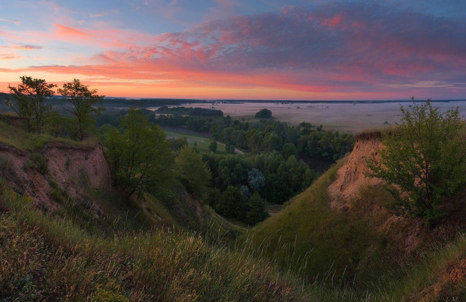 утро, лето, рассвет, туман, долина реки, холмы, деревья, пейзаж, небо, облака, свет, панорама, вид, morning, summer, sunrise, fog, colors, light, clouds, sky, hills, river, valley, nature, landscape, panorama, view, Ivan Maljarenko 