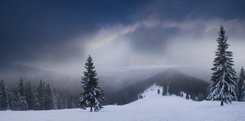 Сквозь пелену облаков и снега