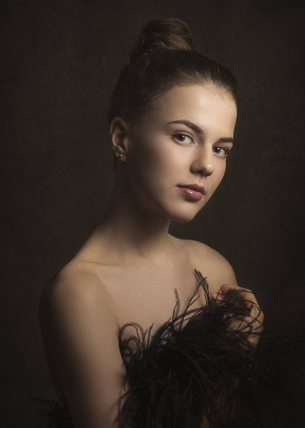 портрет , взгляд ,красивая девушка , цвет ,волосы , красивые губы ,нежность , таинственность, Natalia Kholodova