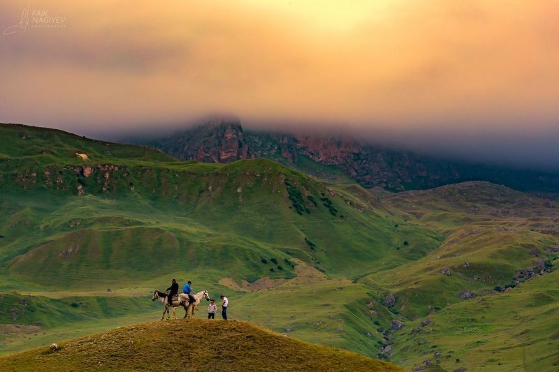 Под покрывалом облаков фото превью