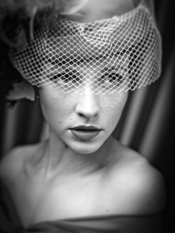 Female Portrait фото превью