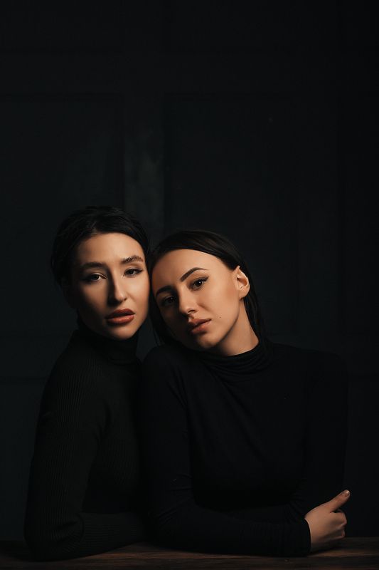 девушки, девушка, портрет,  женский портрет, сестры  фото превью