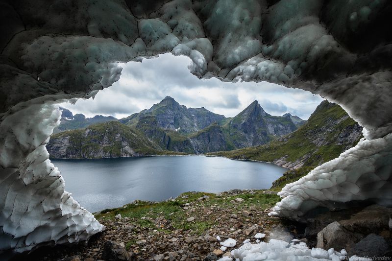 lofoten, summer, norway, cold, fjord, dark, rocks, mountains, lake, green, норвегия, север, фьорды, горы, north, лофотены, monkebu, moskenes, moskenesøya Взирая с позапрошлого сезона фото превью