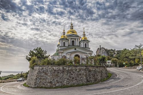 Храм святого Михаила, Ливадия
