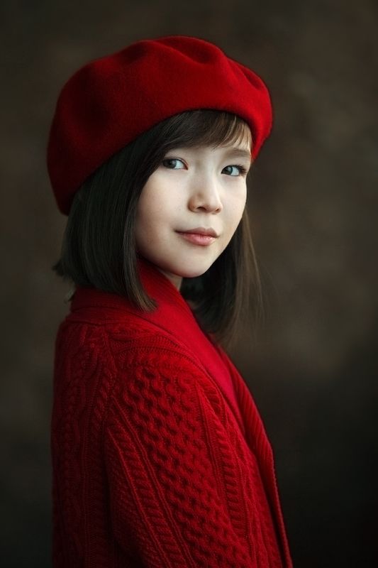 дети, портрет, взгляд, настроение,эмоции, утро, студия, в берете, улыбка,очарование, семья, детская съемка,детский портрет Линара! фото превью