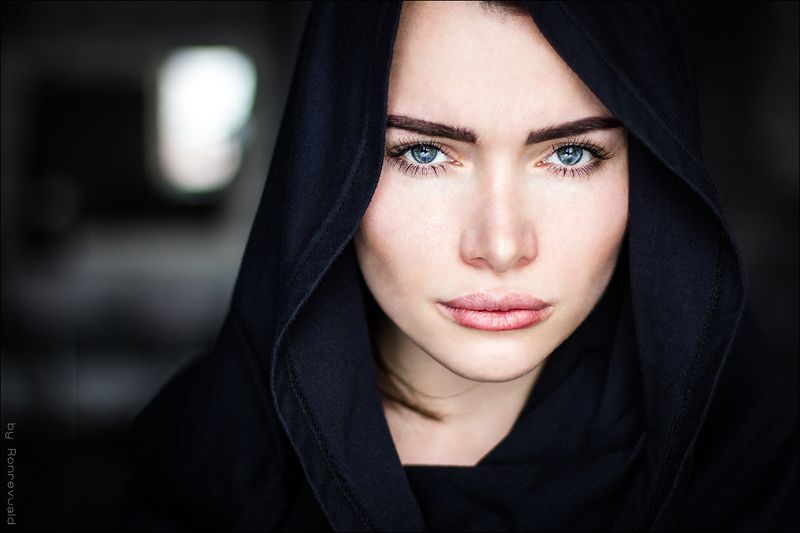 girl,woman,eyes,beauty,portrait,fashion,light,девушка,портрет,москва,свет, глаза Adel in studio фото превью