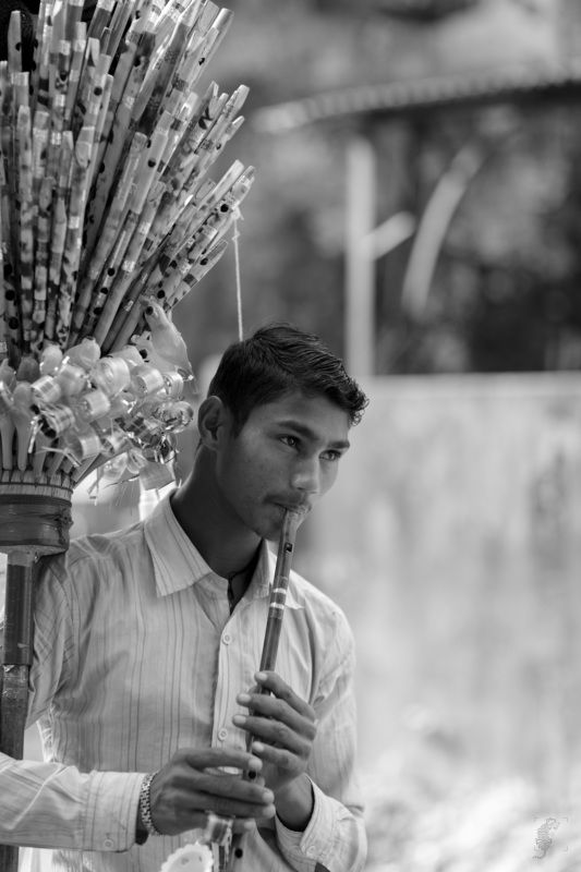 India, Street, Monochrome The Pied Piper фото превью