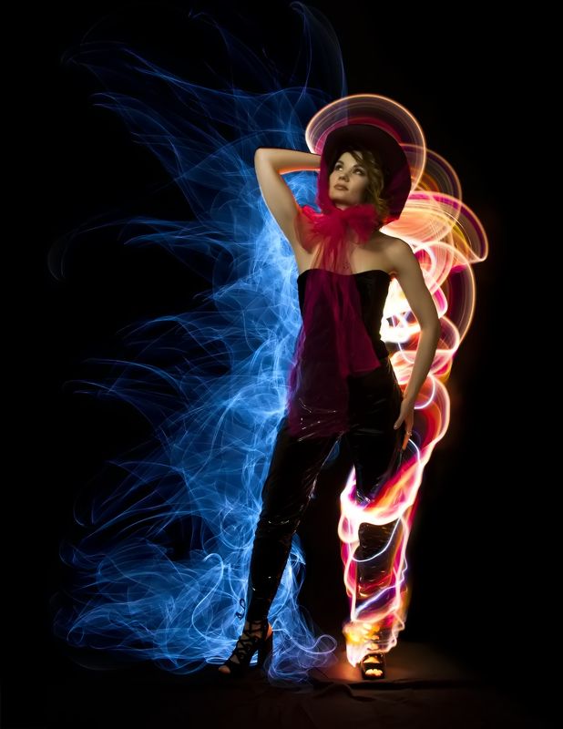 lightpainting, lightart, longexposure, nightphotography, light, night, portrait Ice and Flames.❄ фото превью